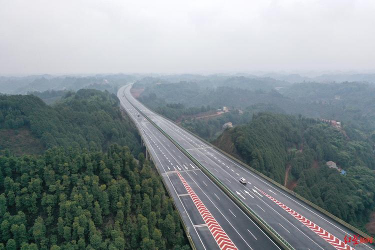 6月30日至7月2日 四川全省高速公路全天禁行危险货物运输车辆